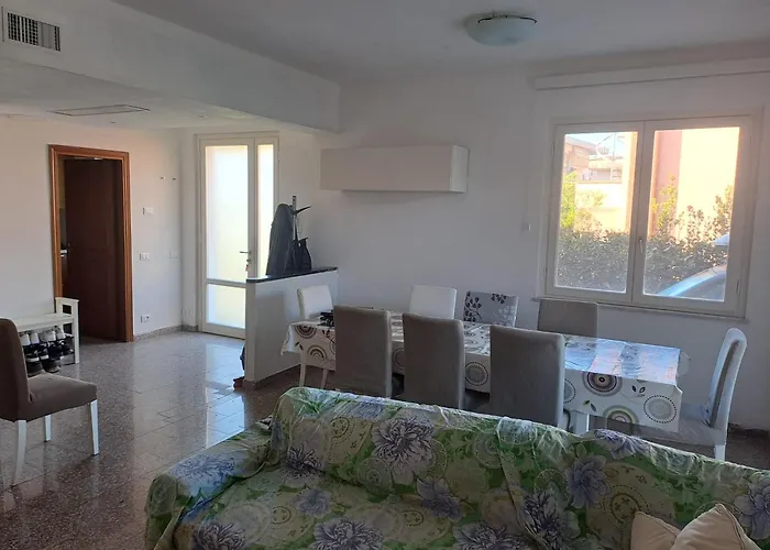 Casa Lilia Daire Sarzana